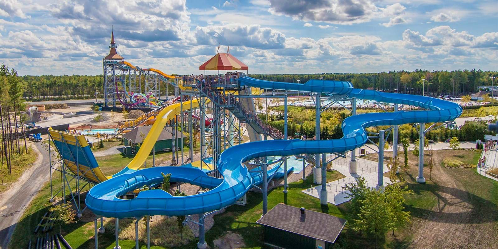 family-vacations-in-our-water-park-sliding-activities-calypso